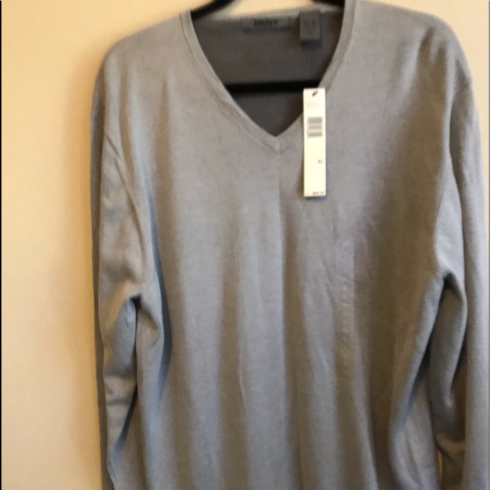NWT DKNY ultra light sweater